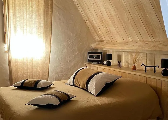 Eco-hameau Du Sentier Des Sources بيت خشبي سارلا لا كانيدا