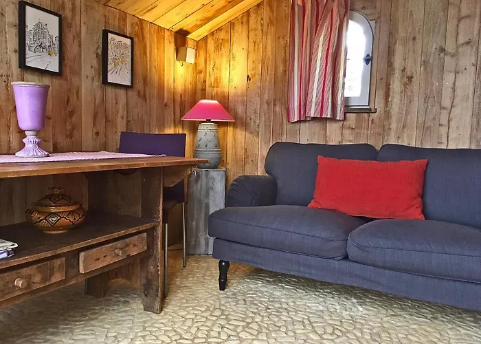 بيت خشبي Eco-hameau Du Sentier Des Sources سارلا لا كانيدا