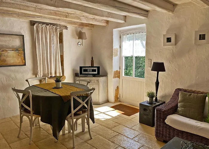 بيت خشبي Eco-hameau Du Sentier Des Sources سارلا لا كانيدا