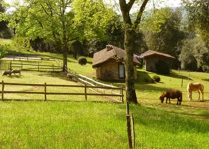 Eco-hameau Du Sentier Des Sources * سارلا لا كانيدا